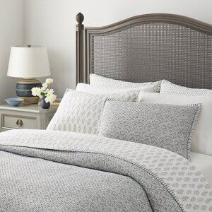 Garnet Hill Reversible Voile Quilt Grey and White King EUC